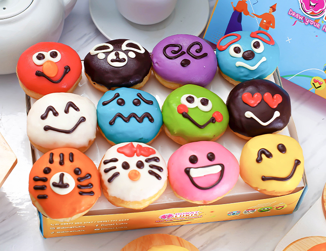 Donat Gambar (1 Lusin) Donat Gambar (1 Lusin) - Donat Lukis