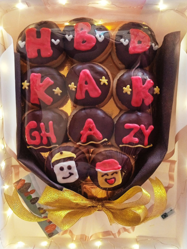 Donat Buket HBD Kak Ghazy Donat Buket - Donat Lukis