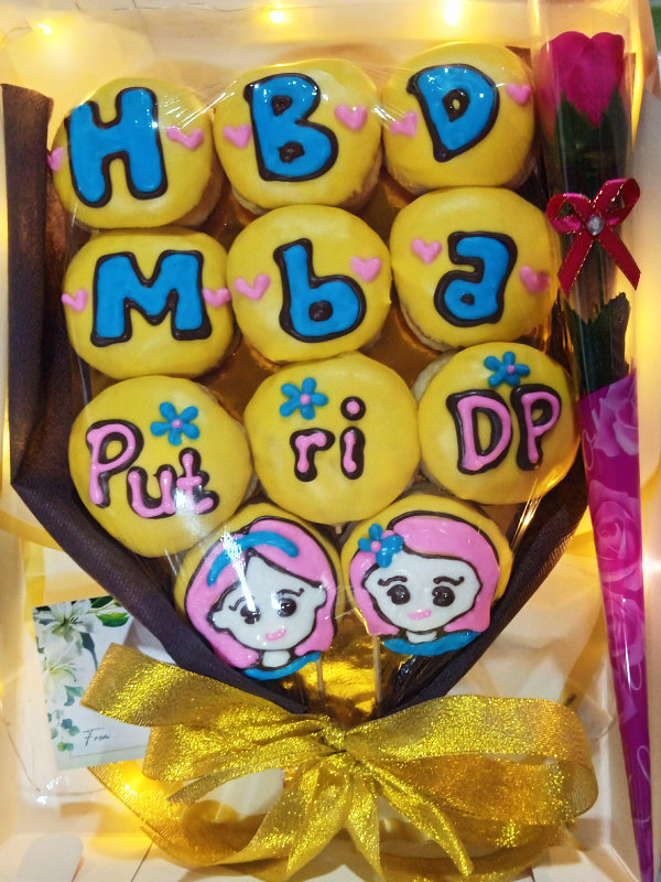 Donat Buket HBD Mba Putri Donat Buket - Donat Lukis